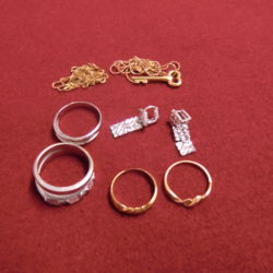 金、プラチナ指輪、ネックレス、ピアス 金、プラチナ指輪、ネックレス、ピアス