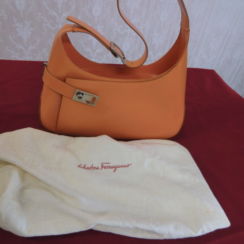 フェルガモ ハンドバック フェルガモ ハンドバック