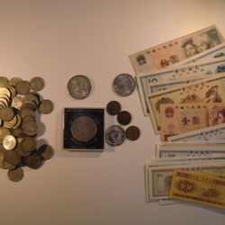 中国紙幣、外国硬貨、稲穂100円など 中国紙幣、外国硬貨、稲穂100円など