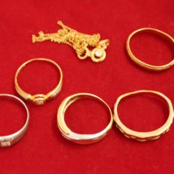 金、プラチナ、指輪、ネックレス 金、プラチナ、指輪、ネックレス